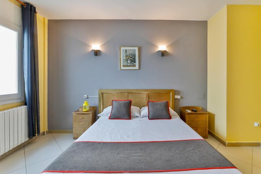 Oyo Hotel Can Peixan Alcarraz 외부 사진