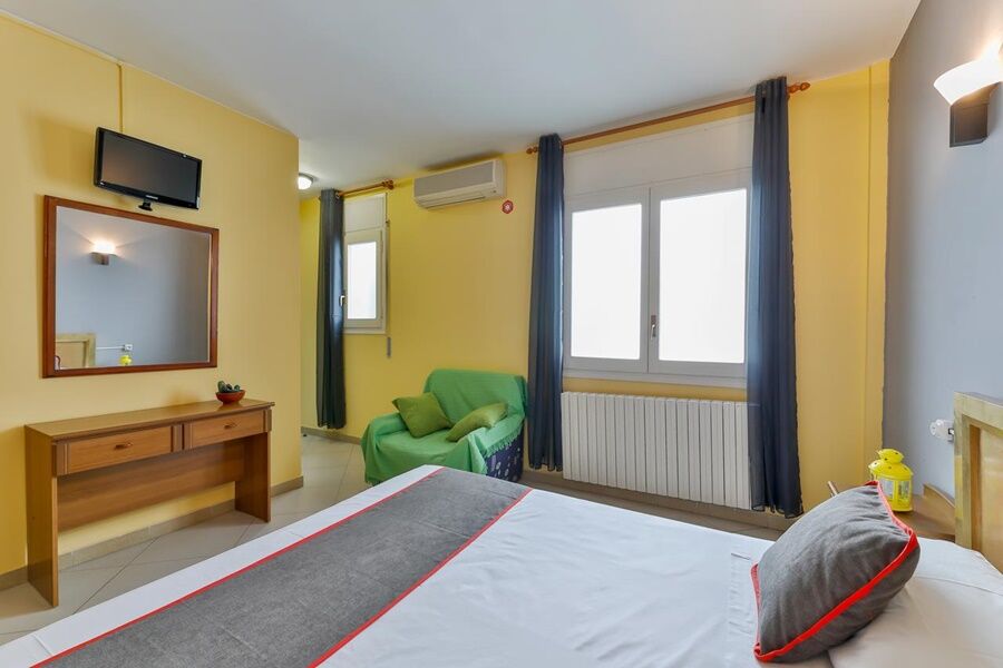 Oyo Hotel Can Peixan Alcarraz 외부 사진