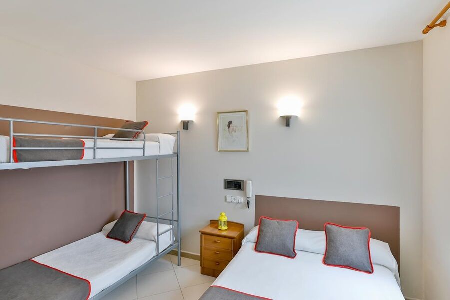 Oyo Hotel Can Peixan Alcarraz 외부 사진